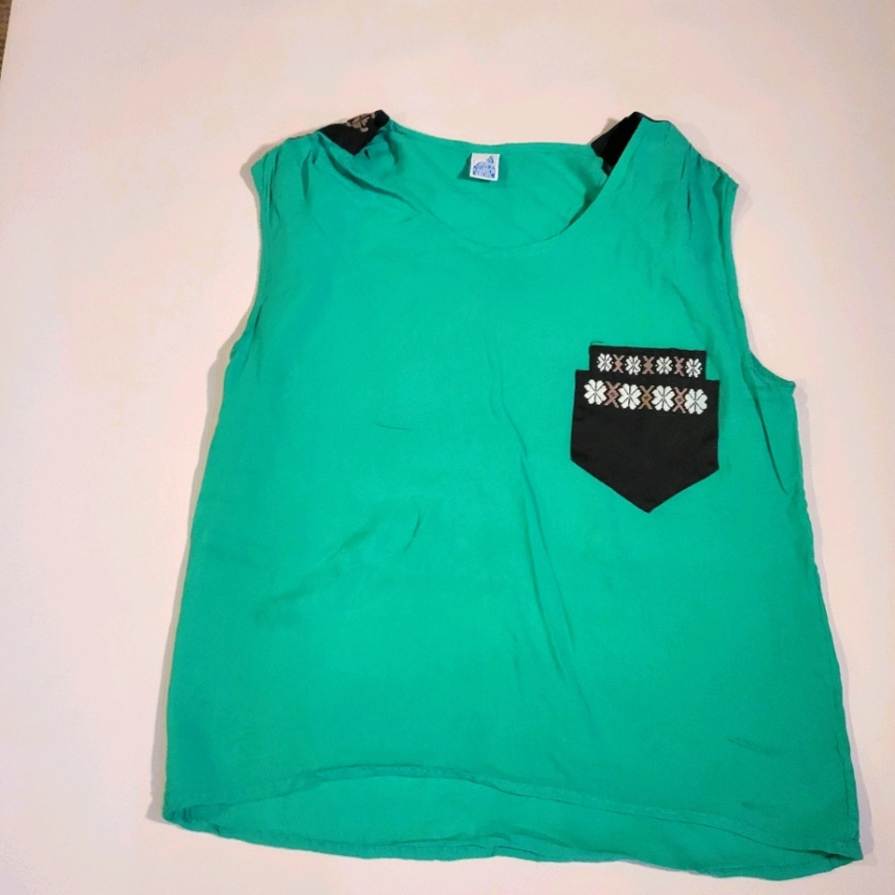 Fabrica social green sleeveless blouse size small